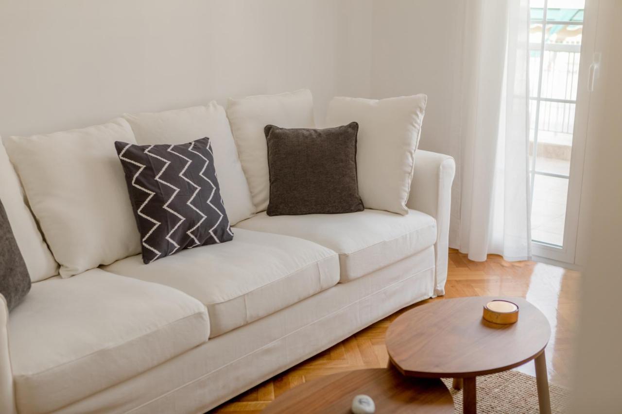 In The Shadow Of Acropolis - Spacious & Lovely Apt Athens Luaran gambar