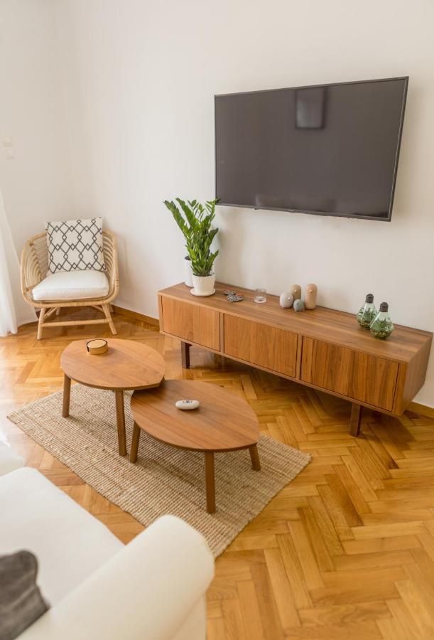 In The Shadow Of Acropolis - Spacious & Lovely Apt Athens Luaran gambar