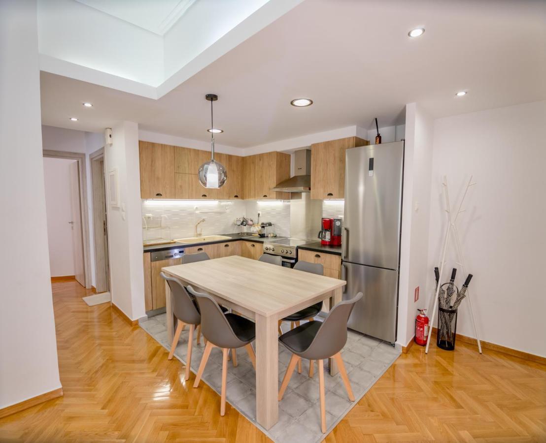 In The Shadow Of Acropolis - Spacious & Lovely Apt Athens Luaran gambar