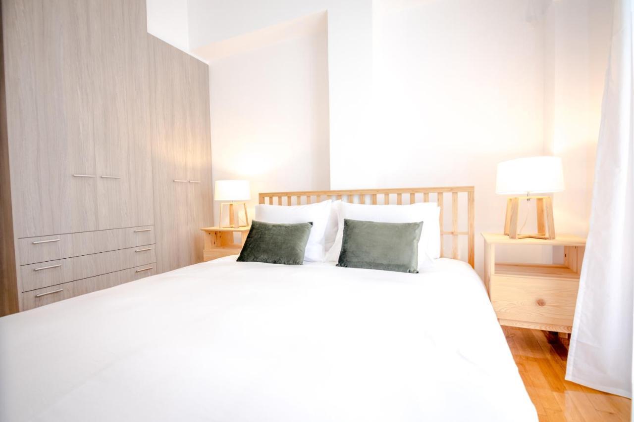 In The Shadow Of Acropolis - Spacious & Lovely Apt Athens Luaran gambar